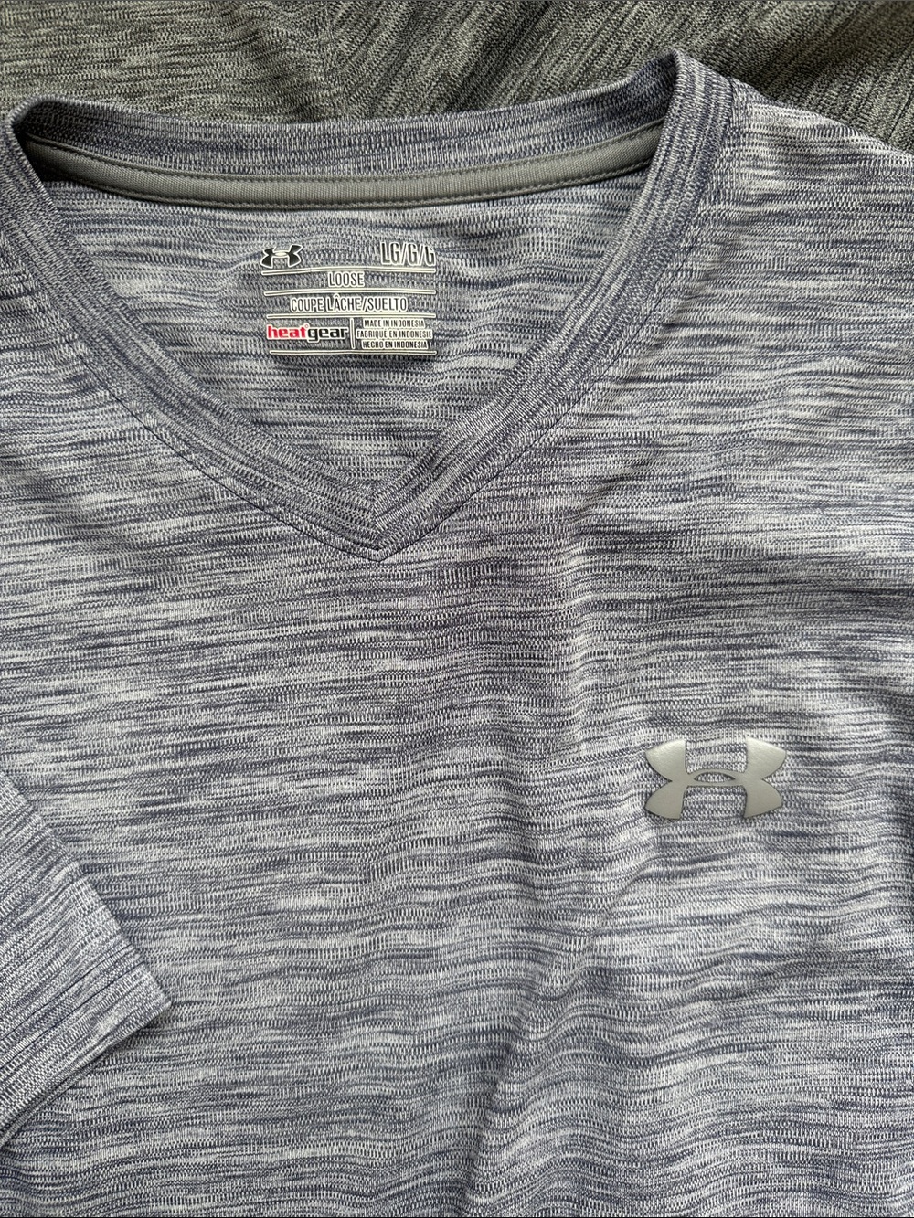 Under Armour Men's Breathable V-Neck Tees - Charcoal & Heather Blue - Picture 5 of 5